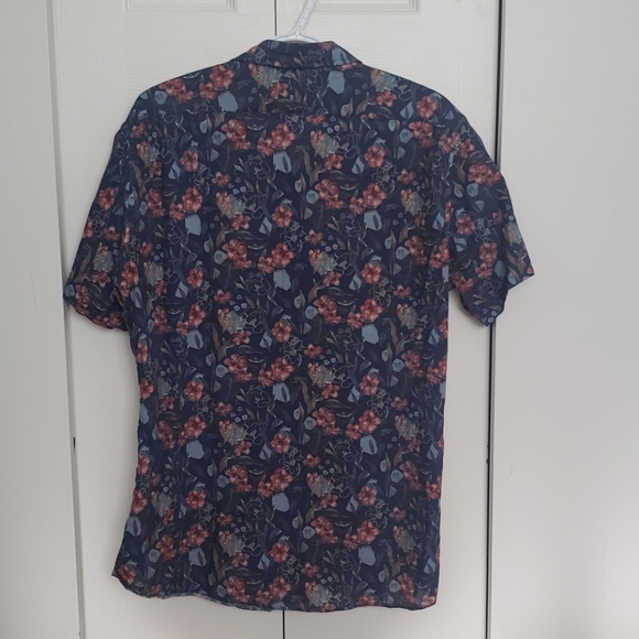 Floral button up - Picture 3 of 4